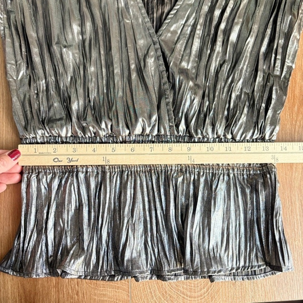 JOE'S Jeans Lea Lame Metallic Peplum Top Metallic Silver Plunge Neck Smocked S - Picture 8 of 8